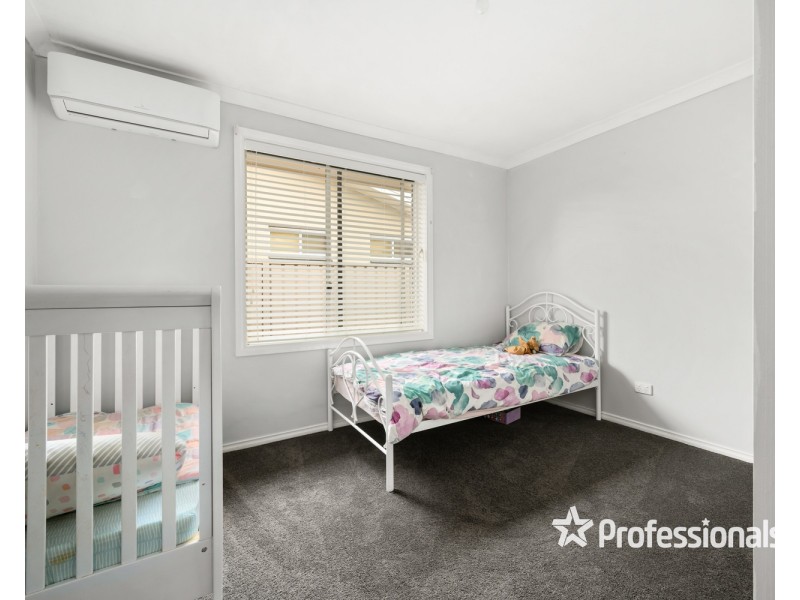 74 James Cook Avenue, Howlong NSW 2643