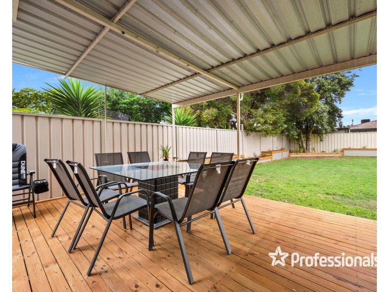 74 James Cook Avenue, Howlong NSW 2643