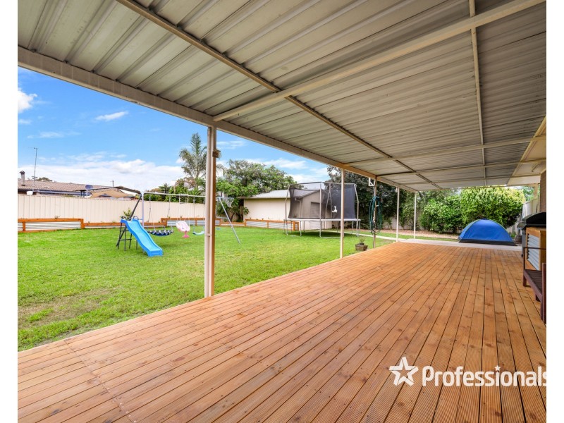 74 James Cook Avenue, Howlong NSW 2643