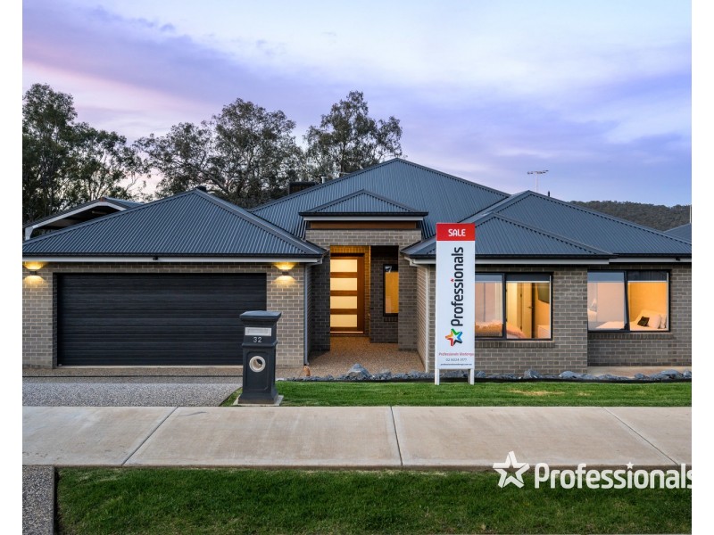 32 Baltimore Avenue, Hamilton Valley NSW 2641