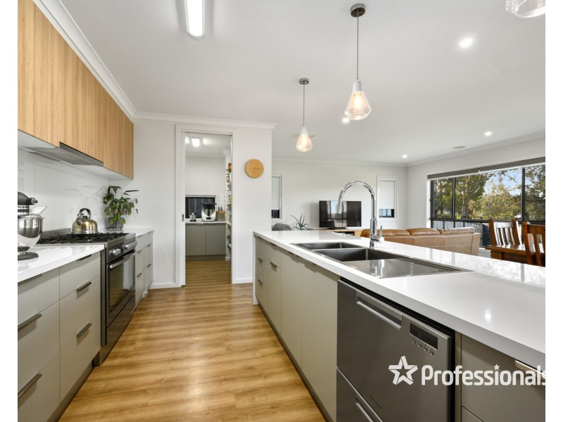 32 Baltimore Avenue, Hamilton Valley NSW 2641