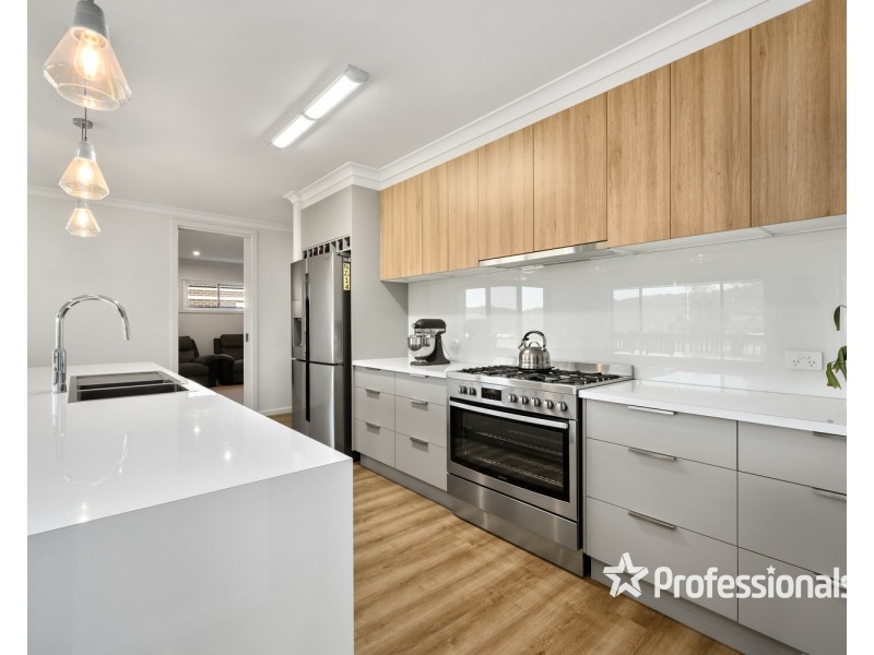 32 Baltimore Avenue, Hamilton Valley NSW 2641