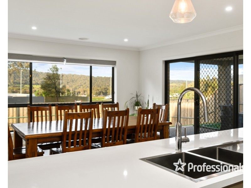 32 Baltimore Avenue, Hamilton Valley NSW 2641