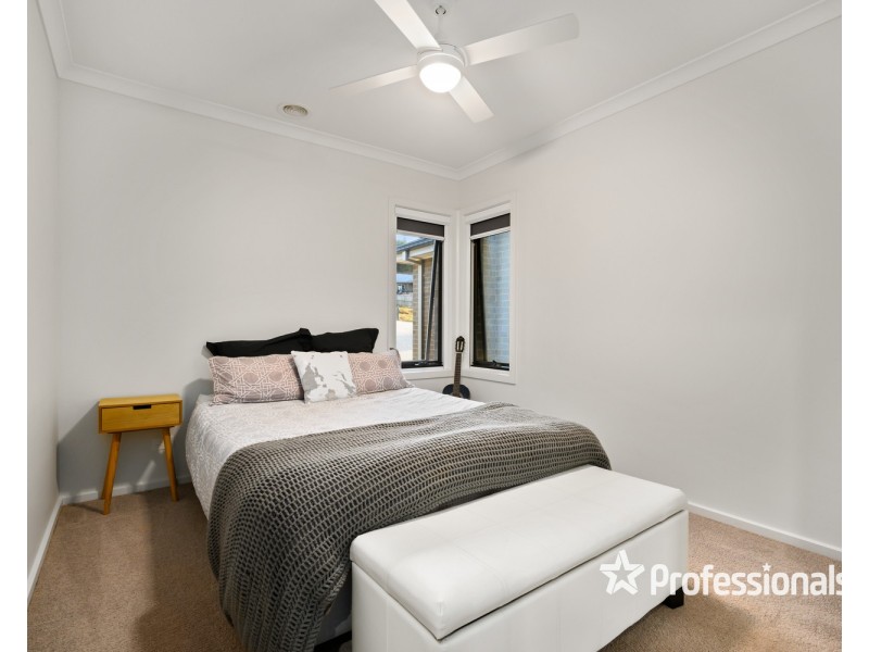 32 Baltimore Avenue, Hamilton Valley NSW 2641