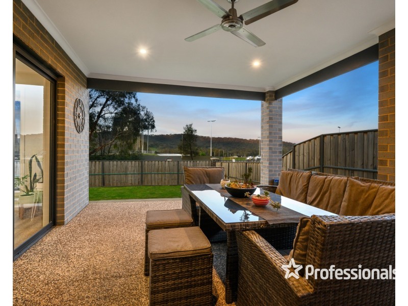 32 Baltimore Avenue, Hamilton Valley NSW 2641