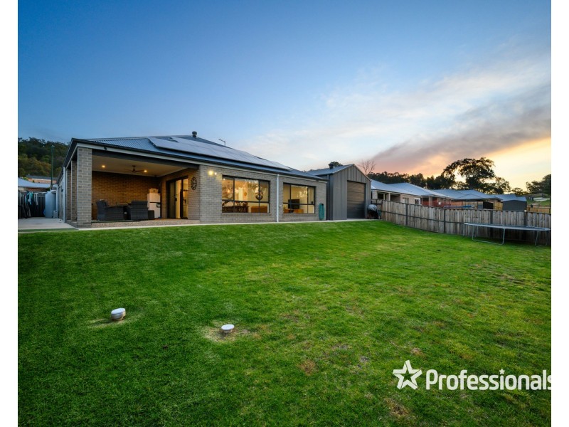 32 Baltimore Avenue, Hamilton Valley NSW 2641