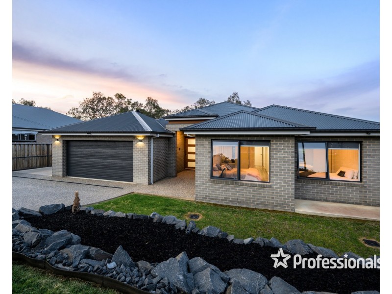 32 Baltimore Avenue, Hamilton Valley NSW 2641