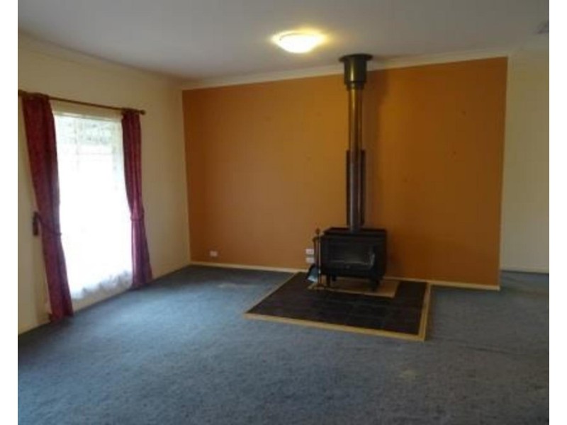 5 Emily Close, Tangambalanga VIC 3691