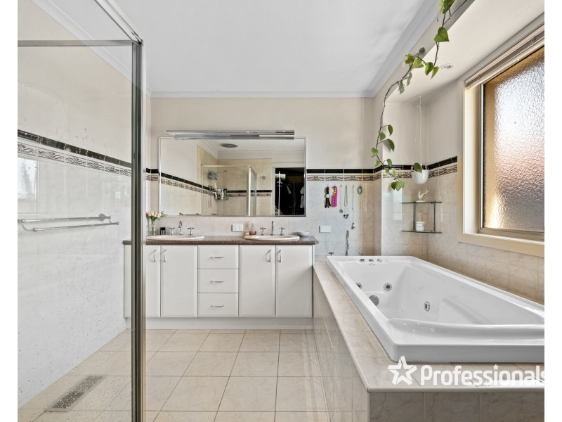 9 Holmes Court, Wodonga VIC 3690