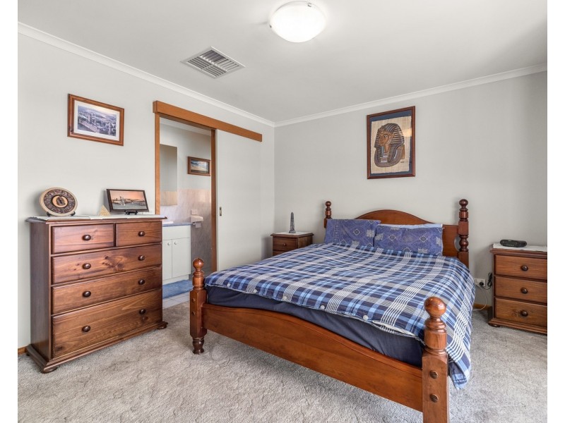 17 Falcon Circuit, Wodonga VIC 3690
