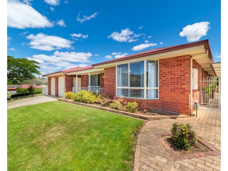 17 Falcon Circuit, Wodonga VIC 3690
