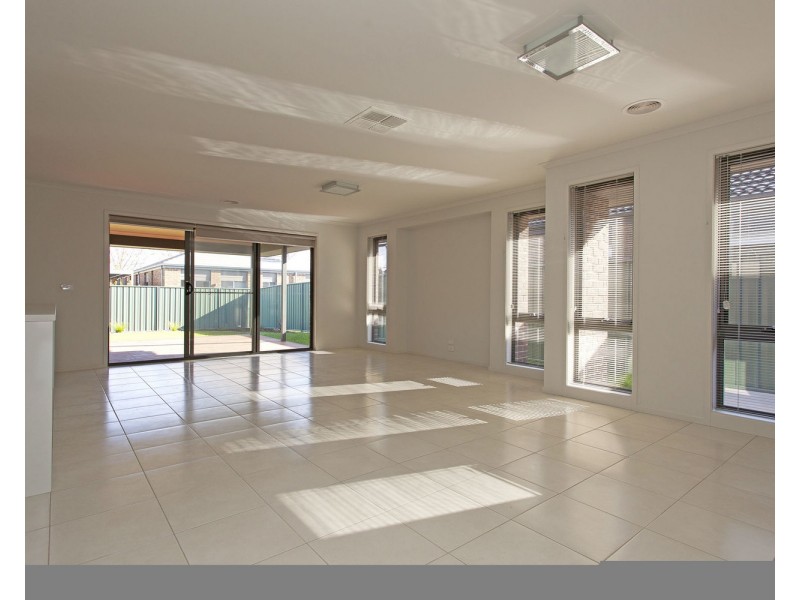 9 Inwood Crescent, Wodonga VIC 3690