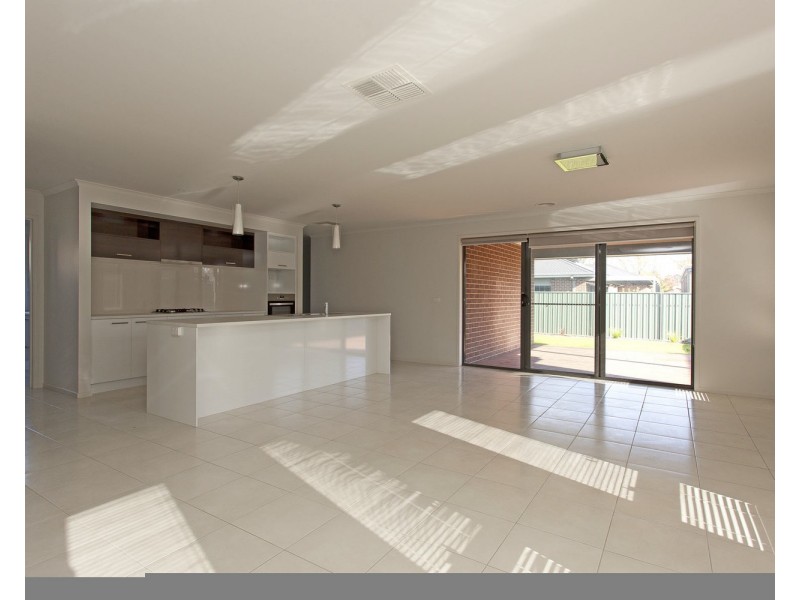 9 Inwood Crescent, Wodonga VIC 3690