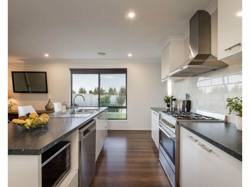 13 Toy Court, Wodonga VIC 3690