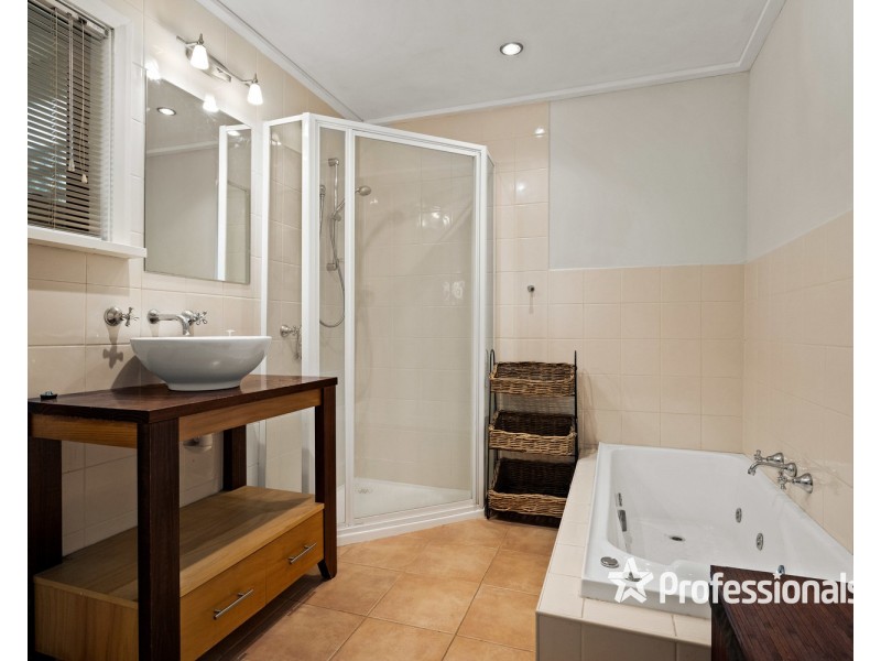 13 Birdwood Street, Corowa NSW 2646