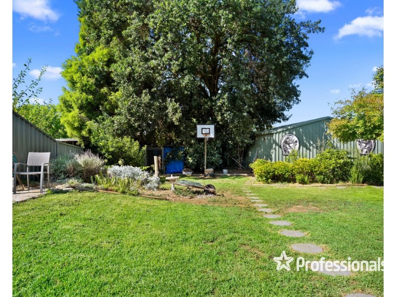 13 Birdwood Street, Corowa NSW 2646