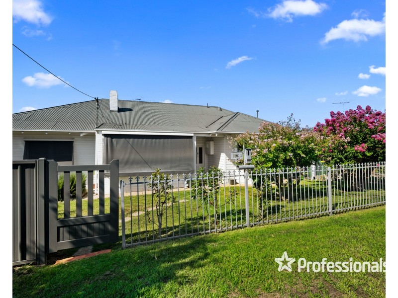 13 Birdwood Street, Corowa NSW 2646