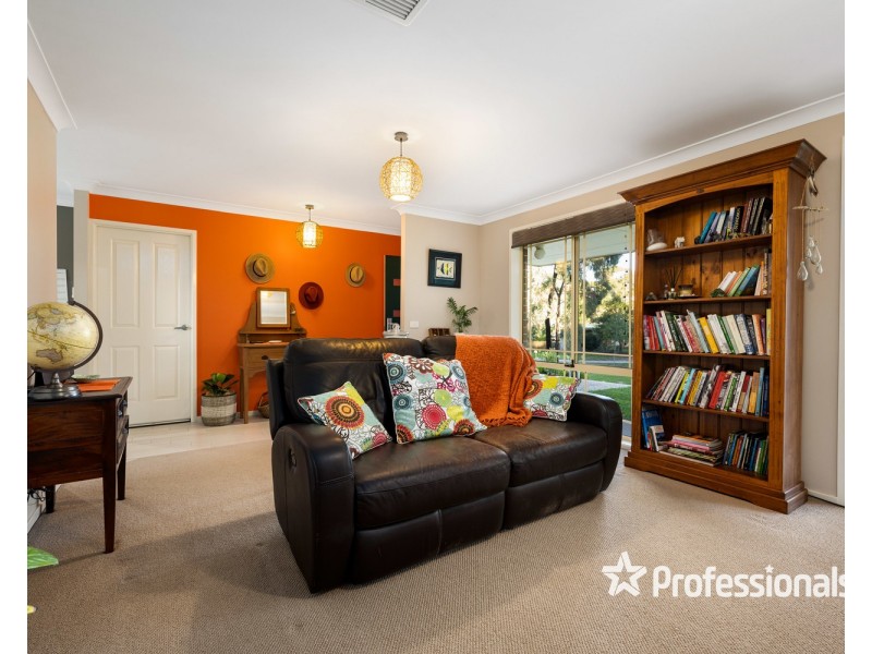 13 Stenzel Crescent, Baranduda VIC 3691