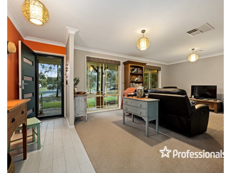 13 Stenzel Crescent, Baranduda VIC 3691