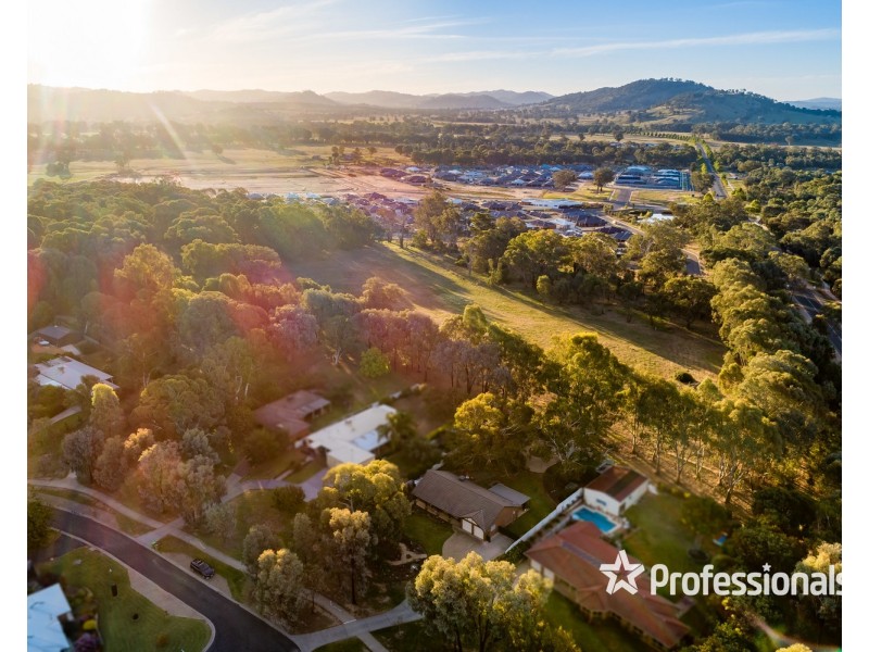 13 Stenzel Crescent, Baranduda VIC 3691