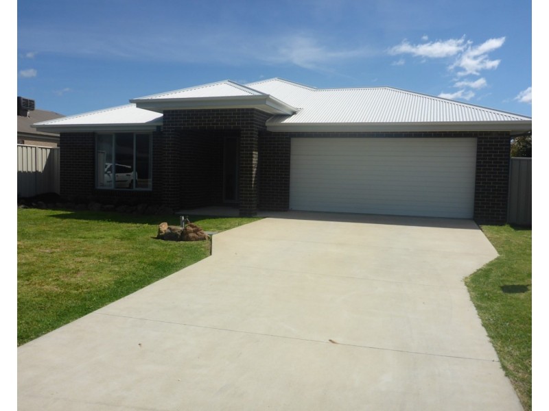 17 Murray Way, Wodonga VIC 3690