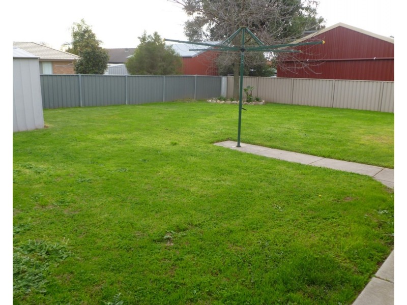 27 Dundee Drive, Wodonga VIC 3690