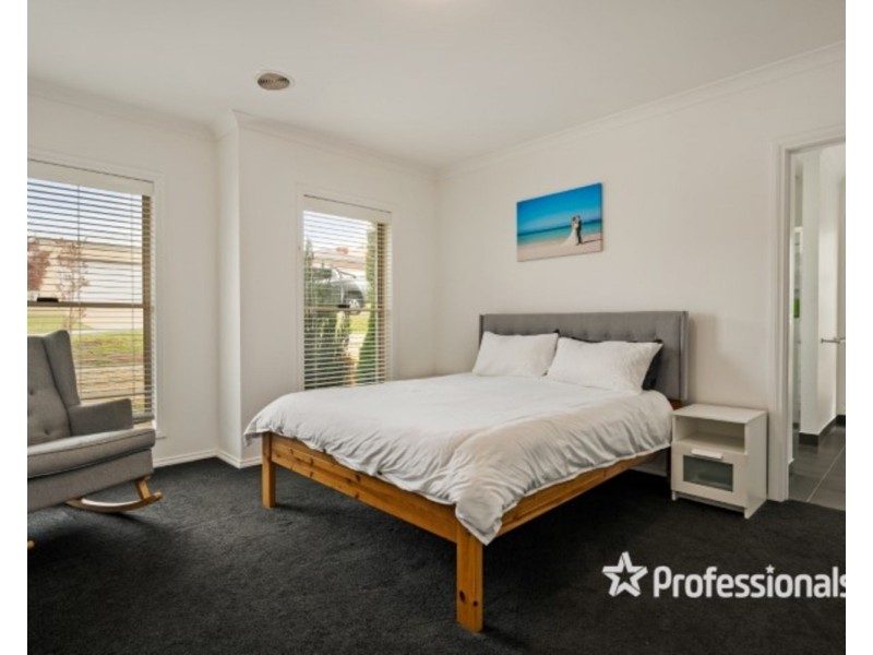 13 Hawk Place, Wodonga VIC 3690