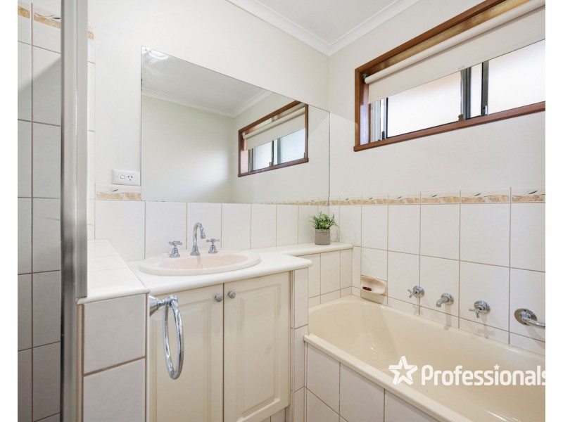 2/473 Neville Street, Lavington NSW 2641