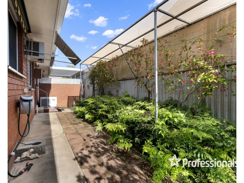 2/473 Neville Street, Lavington NSW 2641