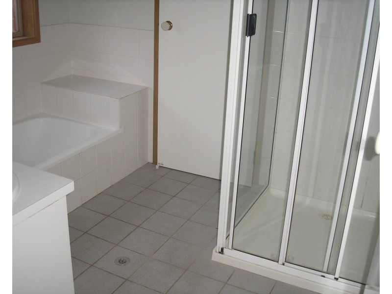 1 Goulburn Court, West Wodonga VIC 3690