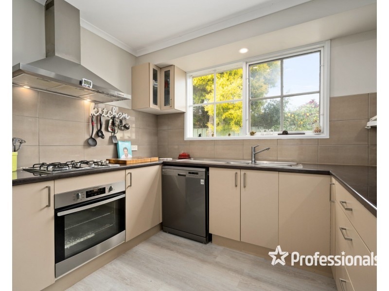 31 McMahon Place, West Wodonga VIC 3690