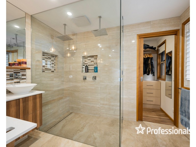 3 Lark Court, West Wodonga VIC 3690