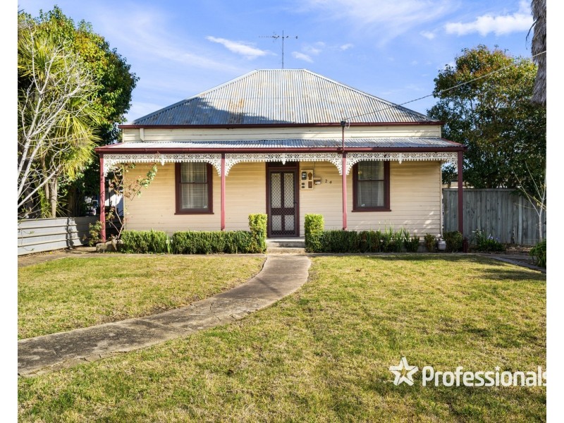 24 High Street, Chiltern VIC 3683