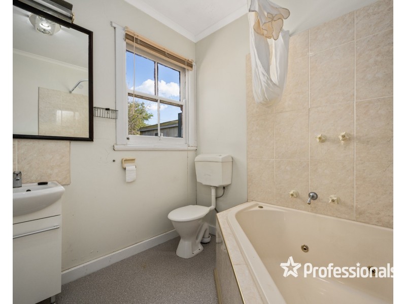 24 High Street, Chiltern VIC 3683