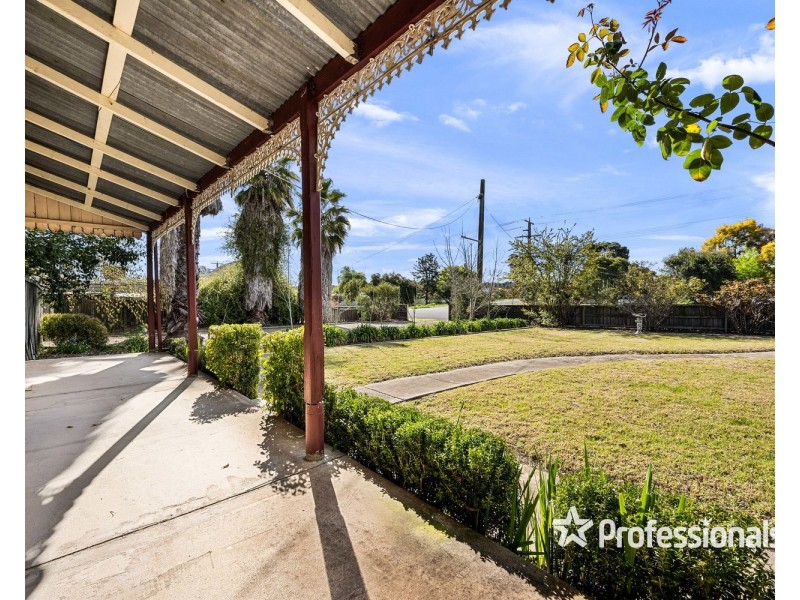 24 High Street, Chiltern VIC 3683