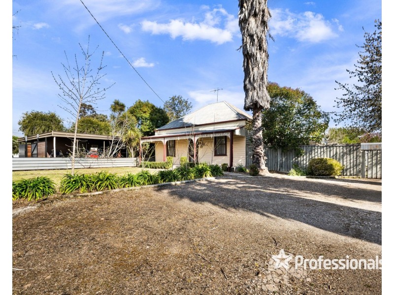 24 High Street, Chiltern VIC 3683