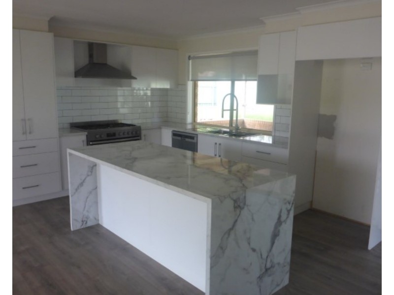 2 Cedar Court, Thurgoona NSW 2640