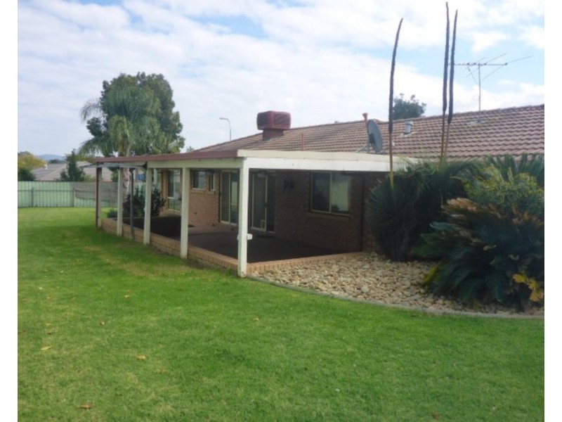 2 Cedar Court, Thurgoona NSW 2640