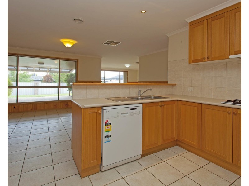 13 Dalton Avenue, Wodonga VIC 3690