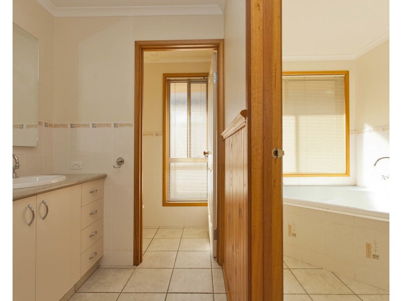 13 Dalton Avenue, Wodonga VIC 3690