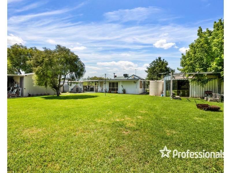 53 Albert Road, Chiltern VIC 3683