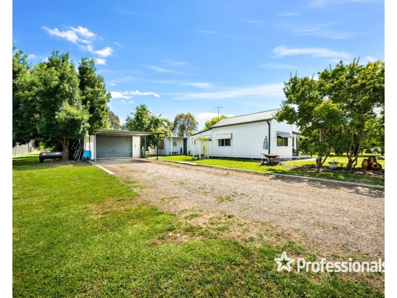 53 Albert Road, Chiltern VIC 3683