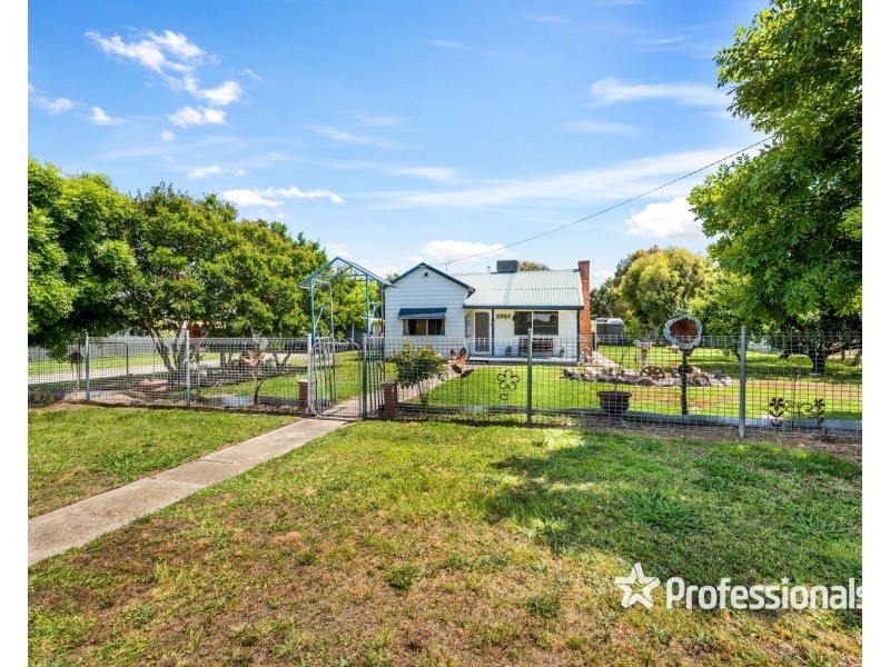53 Albert Road, Chiltern VIC 3683
