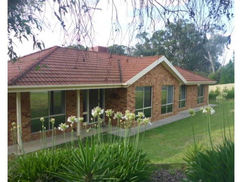 2 Ironbark Way, Thurgoona NSW 2640