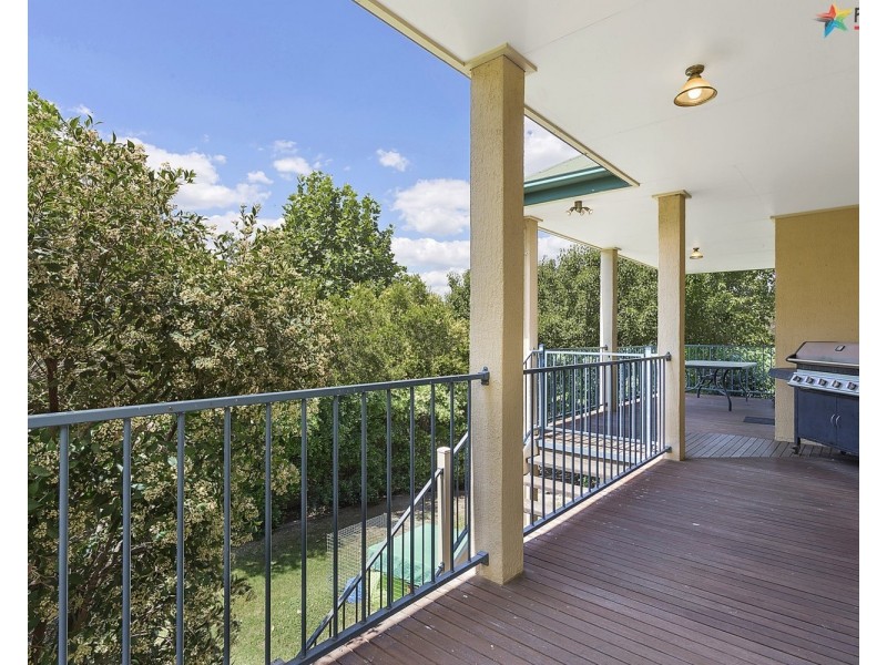 8 Ballara Drive, Wodonga VIC 3690