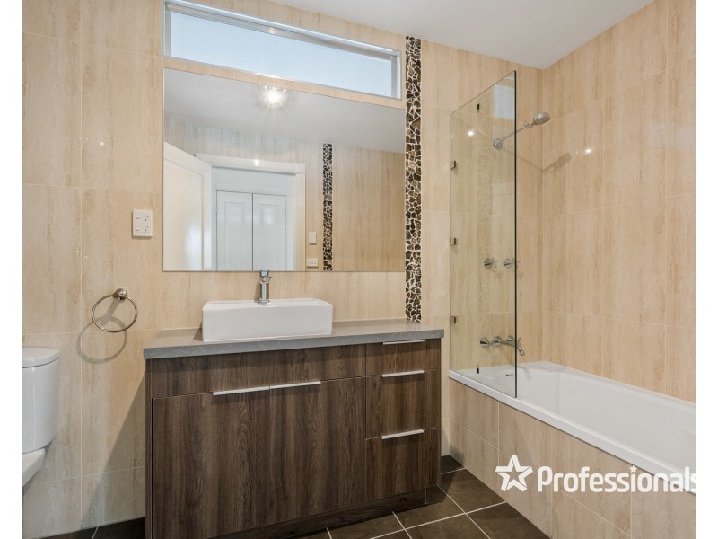 76 Charles Street, Wodonga VIC 3690