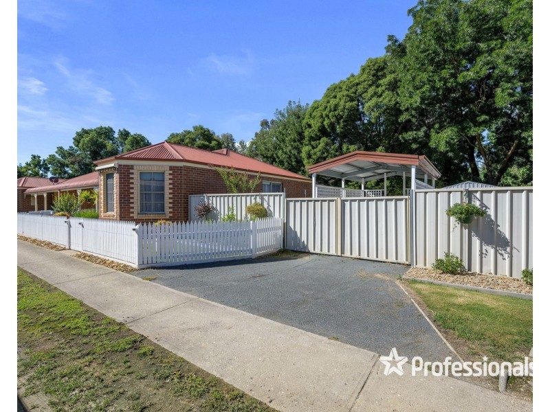 2/20 Nickless Street, Chiltern VIC 3683