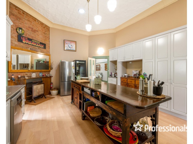 9 Gray Street, Corowa NSW 2646