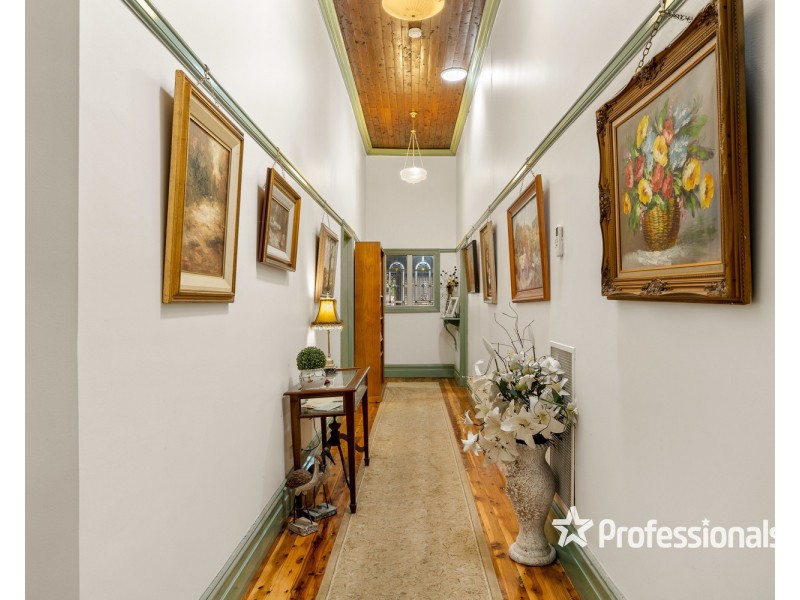 9 Gray Street, Corowa NSW 2646