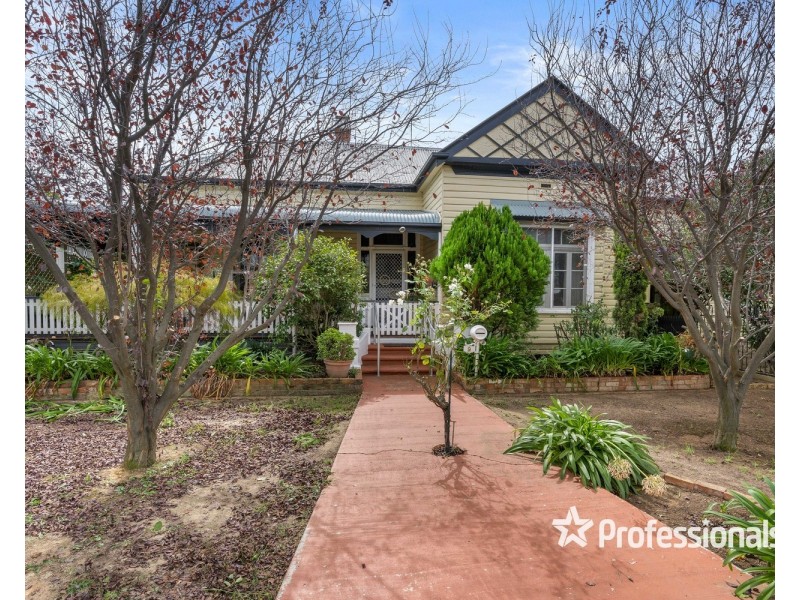 9 Gray Street, Corowa NSW 2646